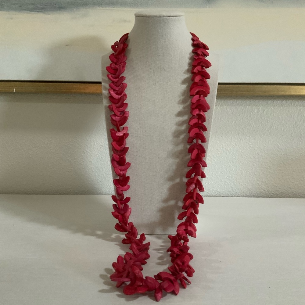 FCUK-French Connection Necklace beaded in color red-great accesory for beach